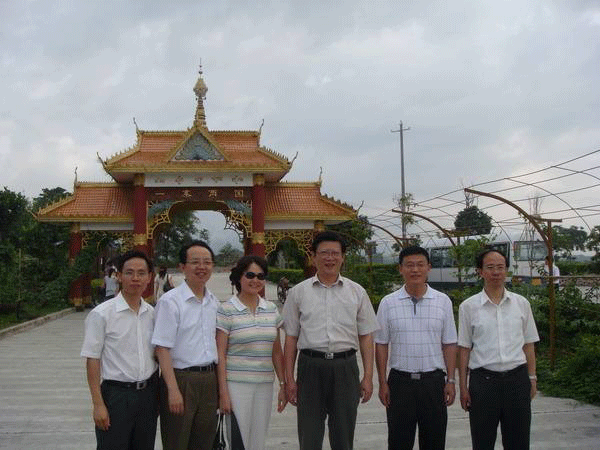 中央財(cái)經(jīng)領(lǐng)導(dǎo)小組辦公室經(jīng)貿(mào)組組長(zhǎng)張松濤蒞臨西瑪電機(jī)視察指導(dǎo)工作。