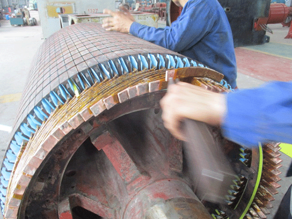 西安西瑪高壓電機(jī)轉(zhuǎn)子銅條繞組嵌線方法。